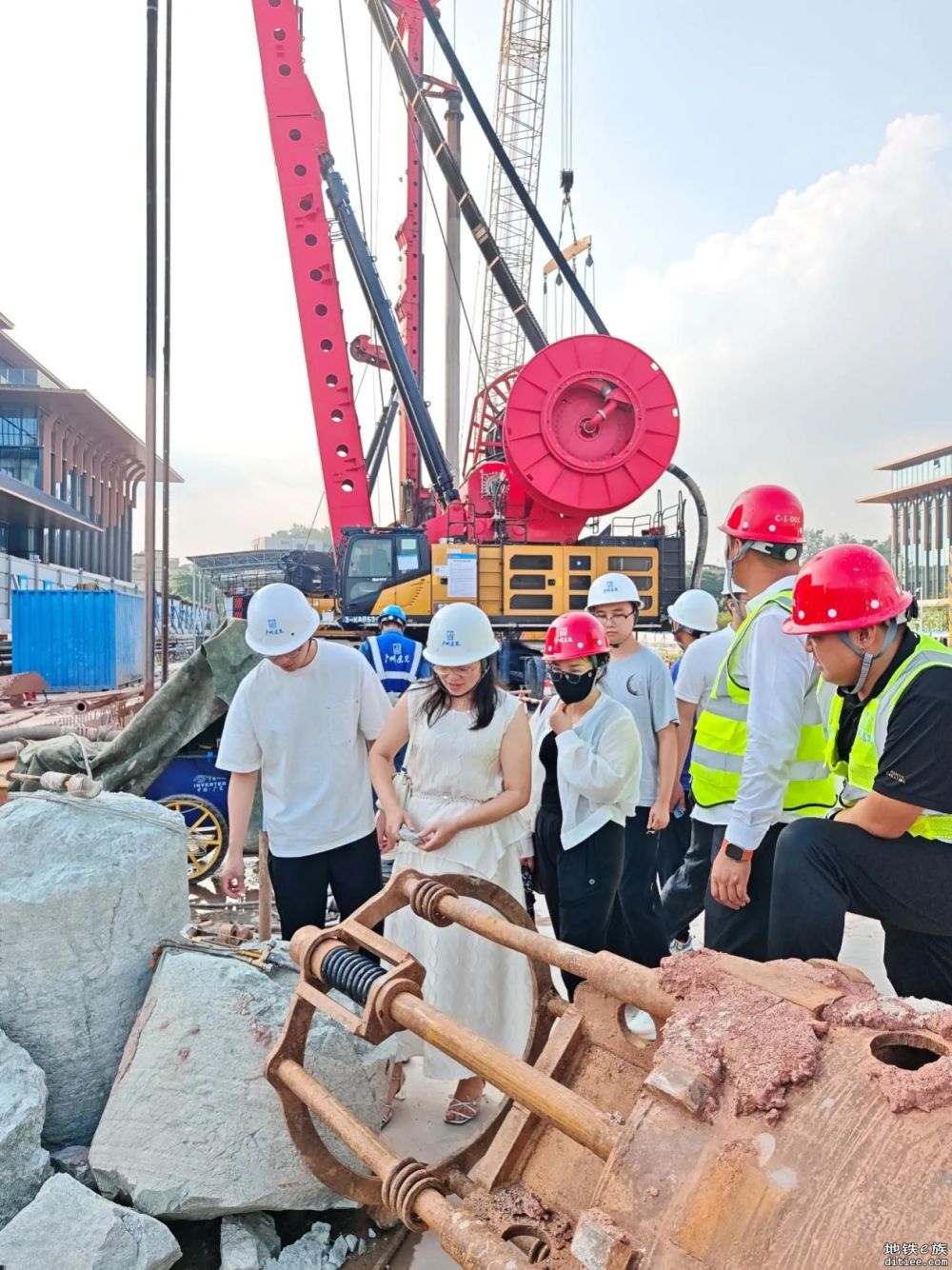 8号线东延段首站长洲站主体围护结构开工