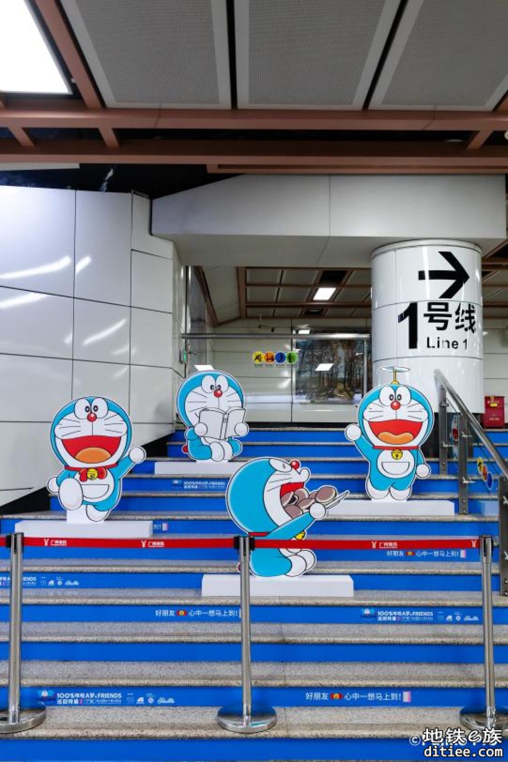 L10+12日均客流共30万，L11日均55万