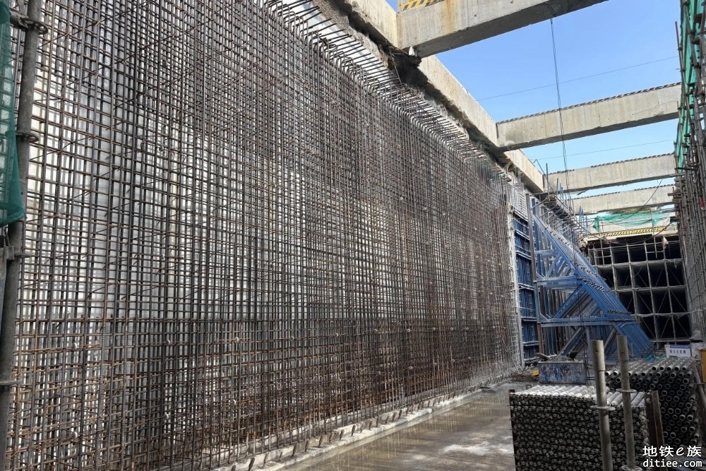 15号线 宝安公园站、洪浪北站、海城站建设近况
